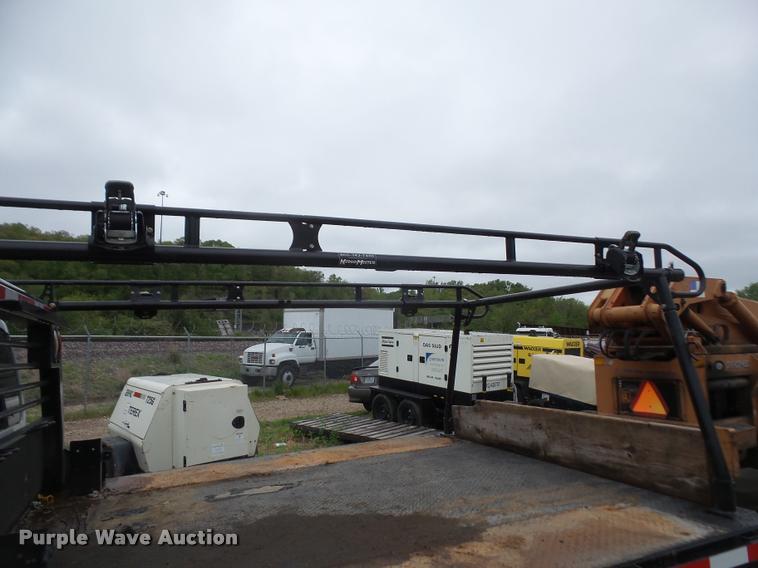 image for item DA8138 2008 Ford F350 Super Duty Crew Cab flatbed pickup truck