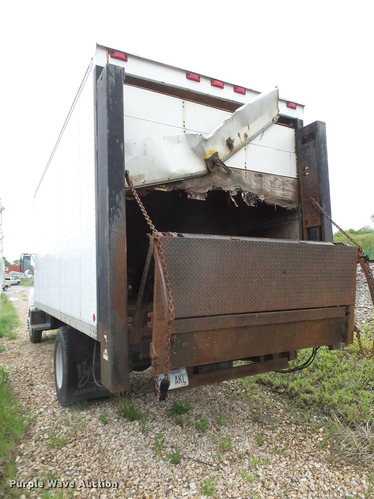 image for item DA8139 1998 GMC C6500 box truck