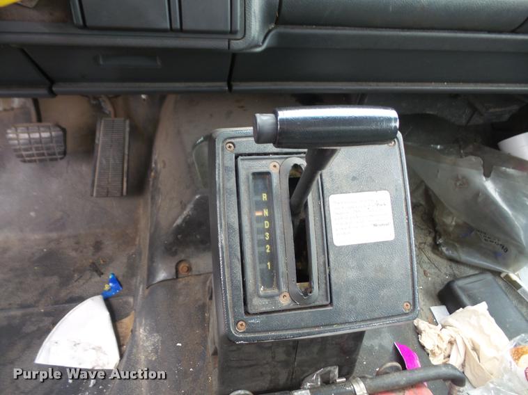 image for item DA8139 1998 GMC C6500 box truck