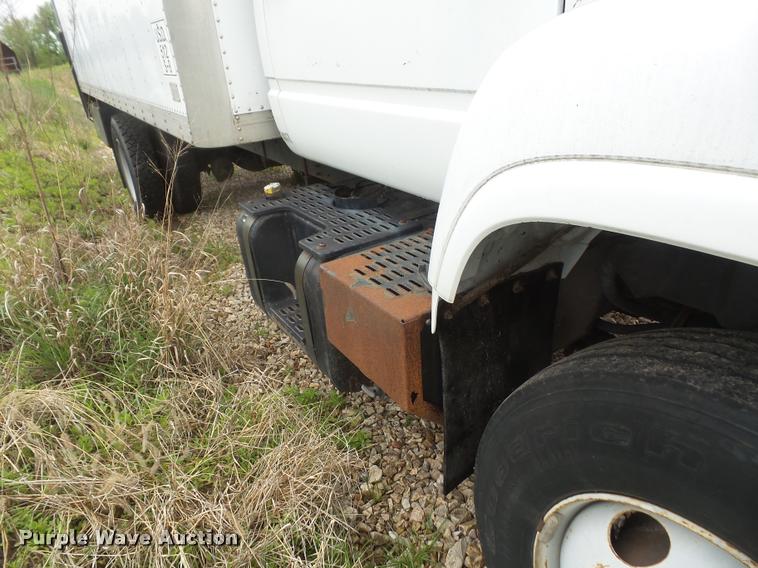 image for item DA8139 1998 GMC C6500 box truck