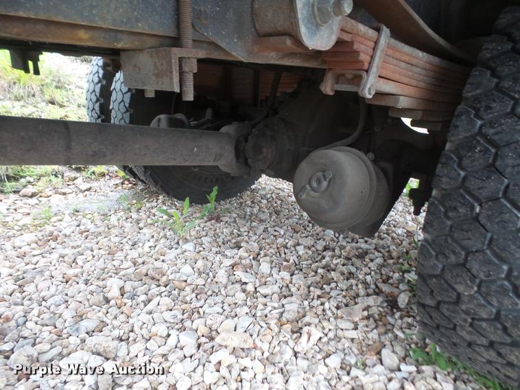 image for item DA8139 1998 GMC C6500 box truck