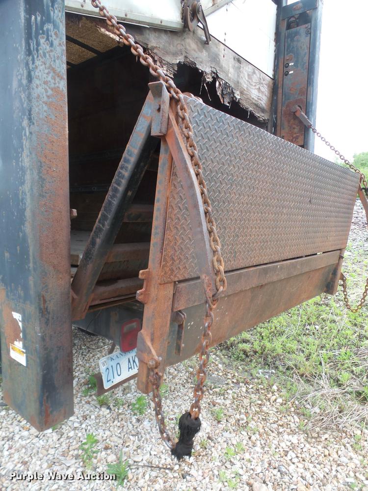 image for item DA8139 1998 GMC C6500 box truck