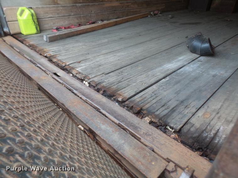 image for item DA8139 1998 GMC C6500 box truck