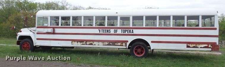 image for item DA8142 1994 Ford B700 school bus