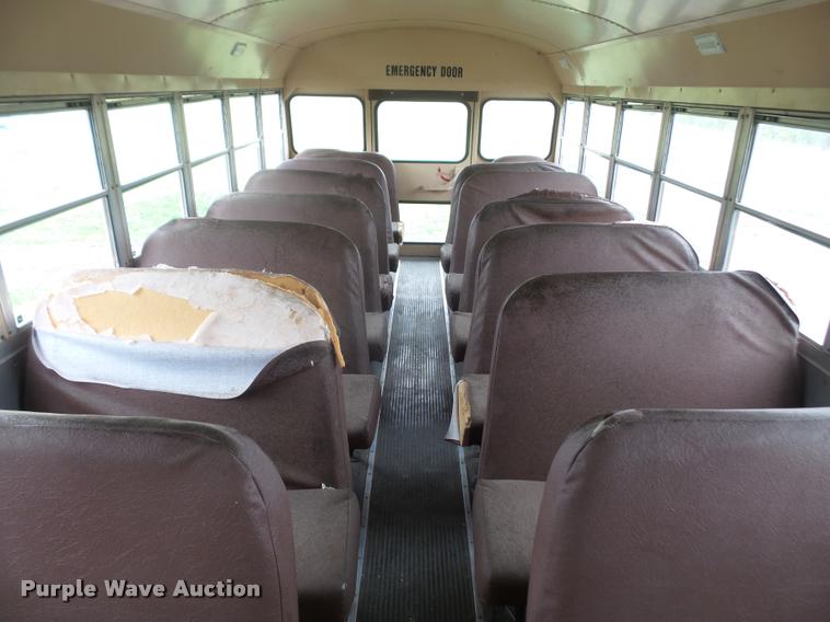 image for item DA8142 1994 Ford B700 school bus