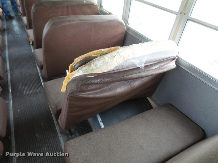 image for item DA8142 1994 Ford B700 school bus