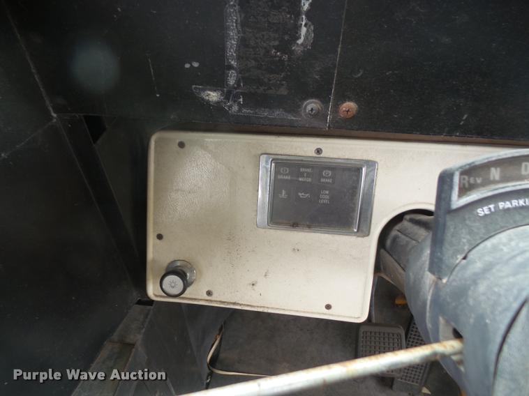 image for item DA8142 1994 Ford B700 school bus