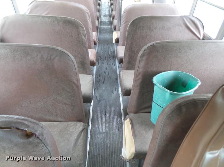 image for item DA8142 1994 Ford B700 school bus