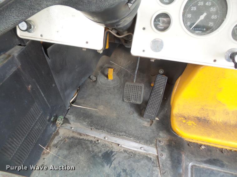 image for item DA8142 1994 Ford B700 school bus