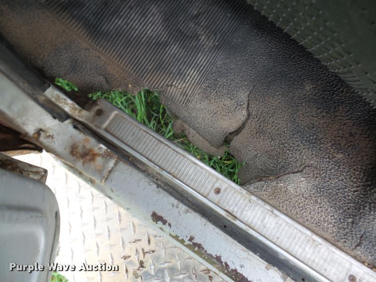 image for item DA8186 1979 Ford F250 flatbed pickup truck