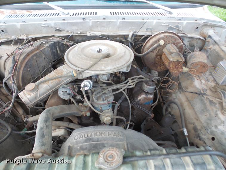 image for item DA8186 1979 Ford F250 flatbed pickup truck