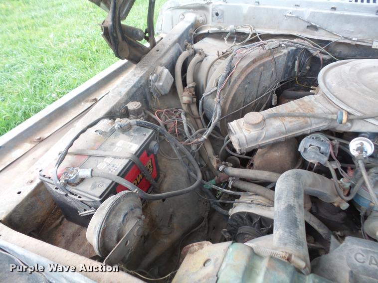 image for item DA8186 1979 Ford F250 flatbed pickup truck