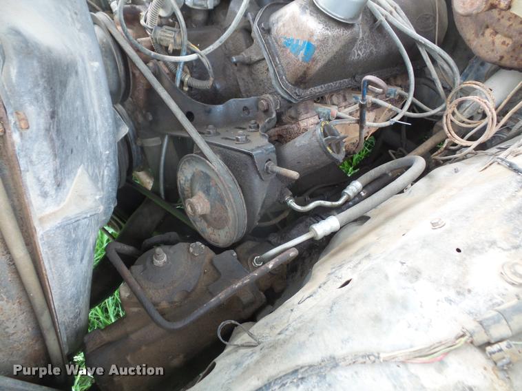 image for item DA8186 1979 Ford F250 flatbed pickup truck