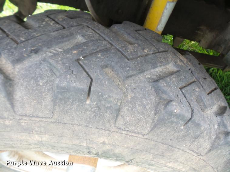 image for item DA8186 1979 Ford F250 flatbed pickup truck