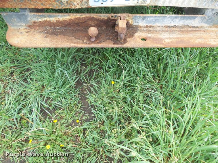 image for item DA8186 1979 Ford F250 flatbed pickup truck