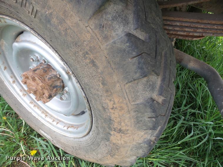 image for item DA8186 1979 Ford F250 flatbed pickup truck