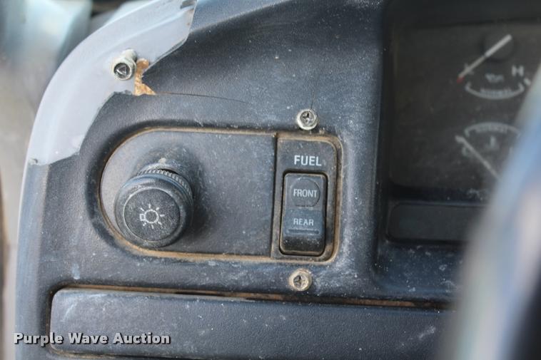 image for item DA9156 1997 Ford F250 HD flatbed pickup truck