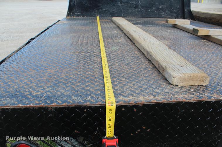 image for item DA9156 1997 Ford F250 HD flatbed pickup truck