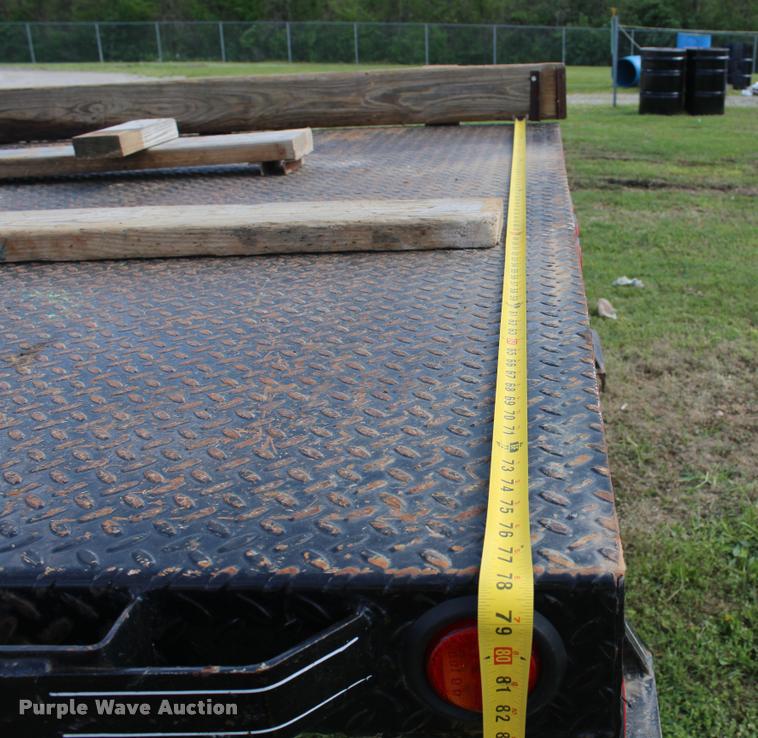 image for item DA9156 1997 Ford F250 HD flatbed pickup truck