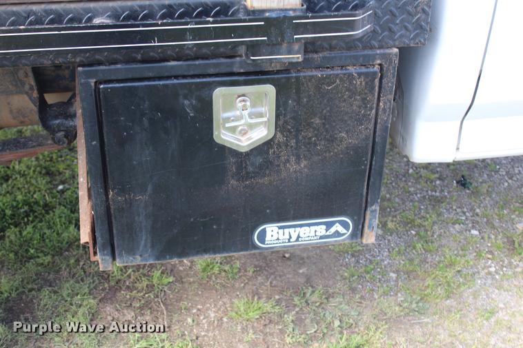 image for item DA9156 1997 Ford F250 HD flatbed pickup truck