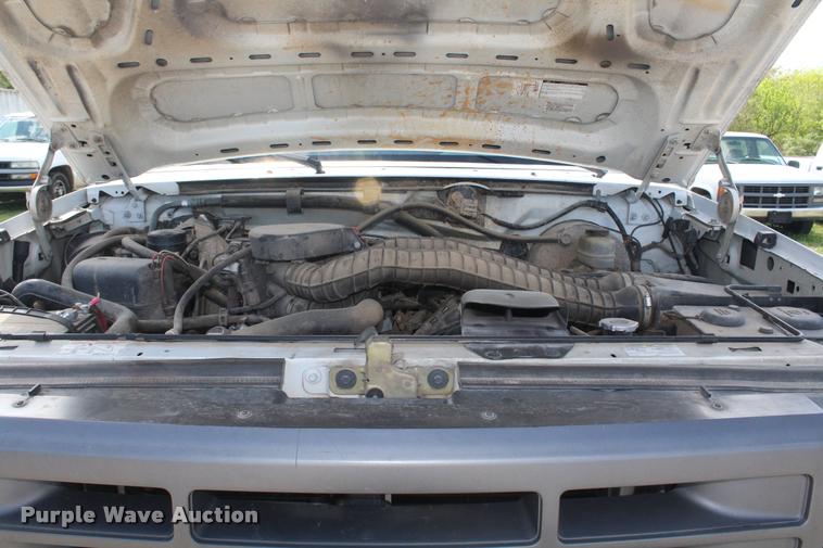 image for item DA9156 1997 Ford F250 HD flatbed pickup truck