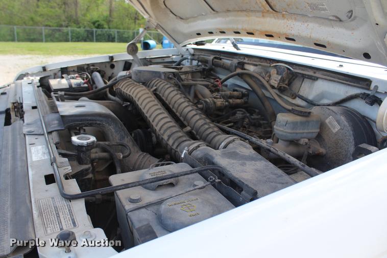 image for item DA9156 1997 Ford F250 HD flatbed pickup truck