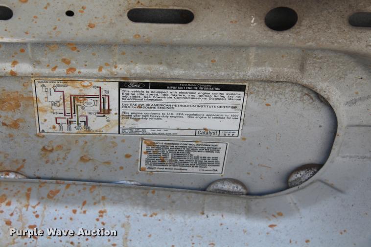 image for item DA9156 1997 Ford F250 HD flatbed pickup truck