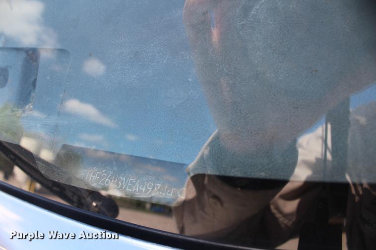 image for item DA9156 1997 Ford F250 HD flatbed pickup truck