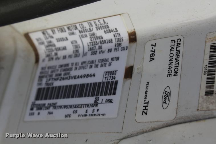 image for item DA9156 1997 Ford F250 HD flatbed pickup truck