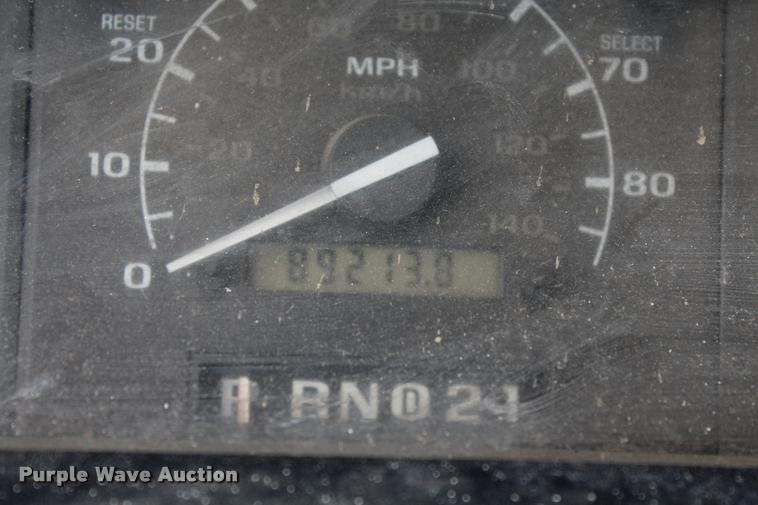 image for item DA9156 1997 Ford F250 HD flatbed pickup truck