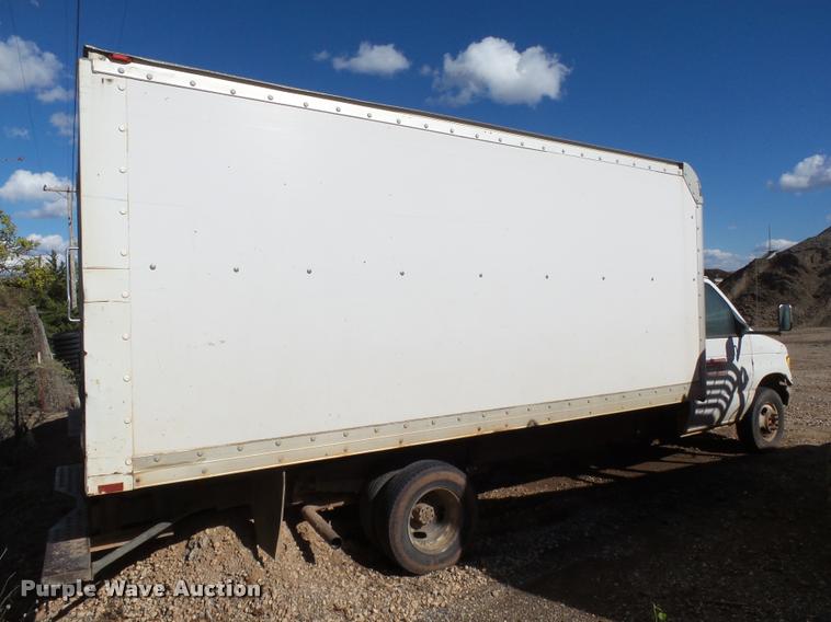 image for item DB0170 2000 Ford Econoline E350 Super Duty box truck
