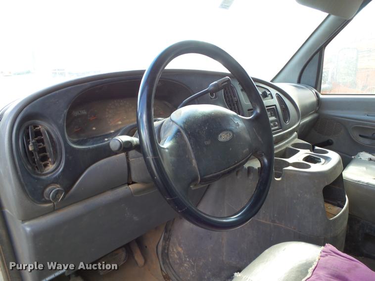 image for item DB0170 2000 Ford Econoline E350 Super Duty box truck