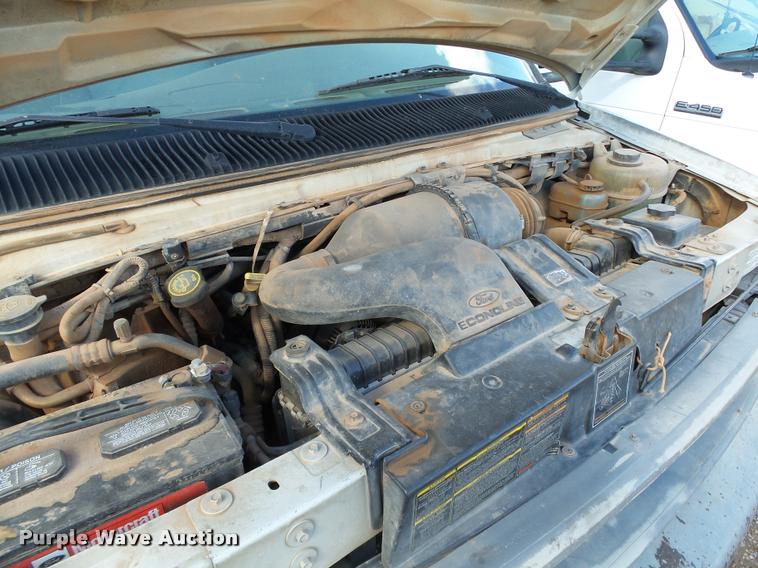 image for item DB0170 2000 Ford Econoline E350 Super Duty box truck