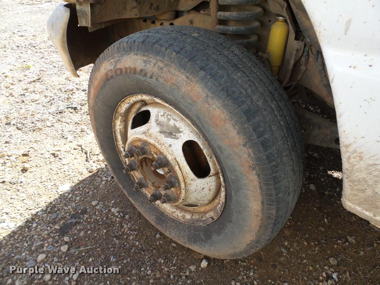 image for item DB0170 2000 Ford Econoline E350 Super Duty box truck