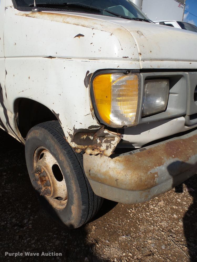 image for item DB0170 2000 Ford Econoline E350 Super Duty box truck