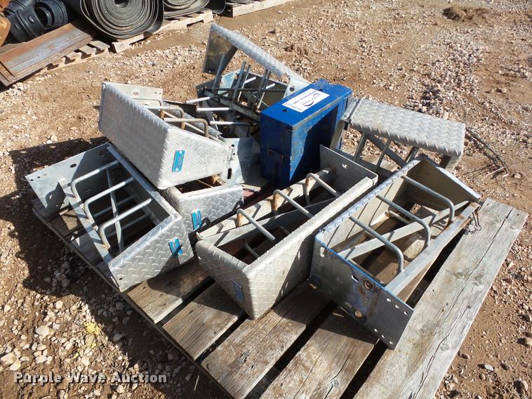 (8) Merritt headache rack chain hangers in Edmond, OK Item DB0184