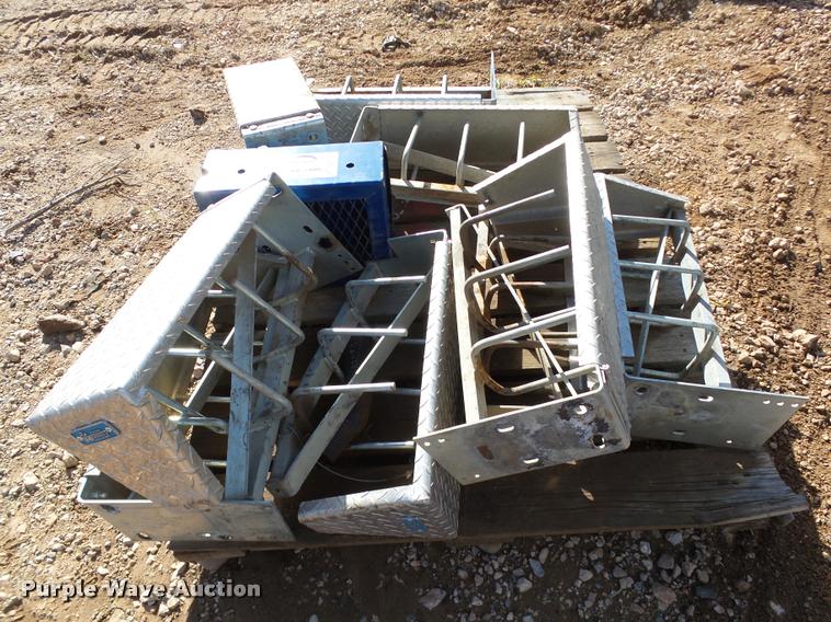 (8) Merritt headache rack chain hangers in Edmond, OK Item DB0184