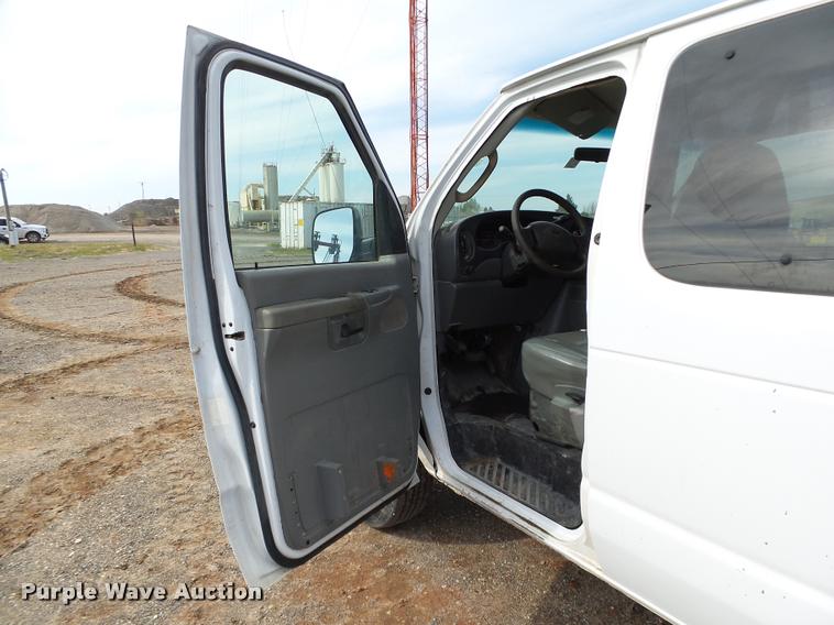 image for item DB0186 2007 Ford Econoline E350 Super Duty XL van