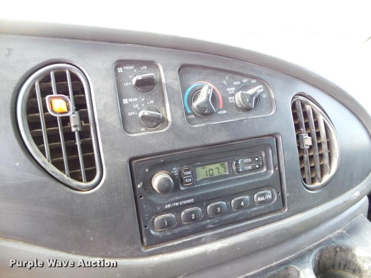 image for item DB0186 2007 Ford Econoline E350 Super Duty XL van
