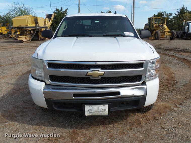 image for item DB0188 2009 Chevrolet Silverado 1500 LT Ext. Cab pickup truck