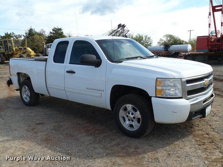 image for item DB0188 2009 Chevrolet Silverado 1500 LT Ext. Cab pickup truck