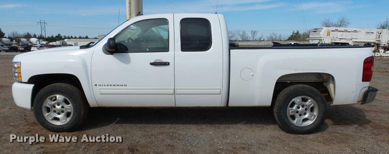 image for item DB0188 2009 Chevrolet Silverado 1500 LT Ext. Cab pickup truck