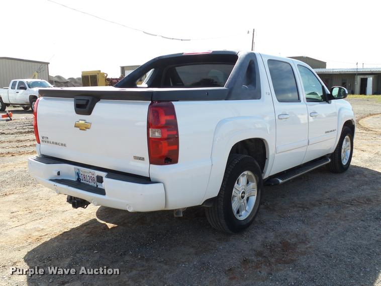 image for item DB0189 2009 Chevrolet Avalanche LT Z71 Crew Cab pickup truck