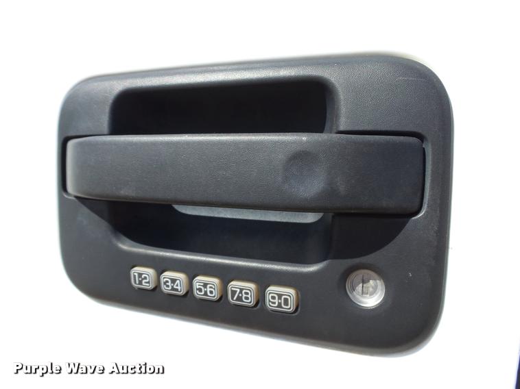 image for item DB0190 2013 Ford F150 XLT SuperCab pickup truck