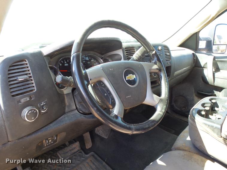 image for item DB0191 2011 Chevrolet Silverado 2500HD LT Ext. Cab pickup truck