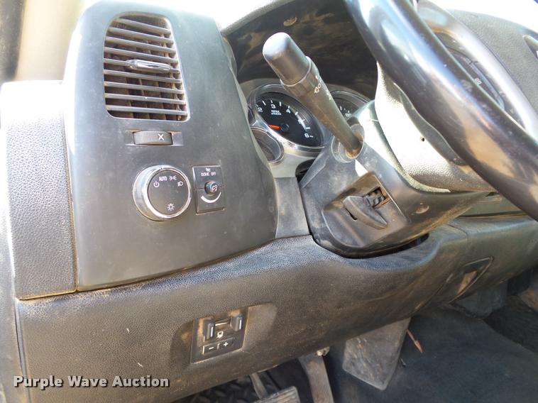 image for item DB0191 2011 Chevrolet Silverado 2500HD LT Ext. Cab pickup truck