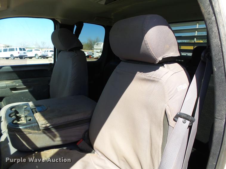 image for item DB0191 2011 Chevrolet Silverado 2500HD LT Ext. Cab pickup truck