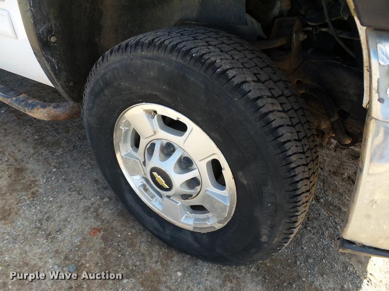 image for item DB0191 2011 Chevrolet Silverado 2500HD LT Ext. Cab pickup truck