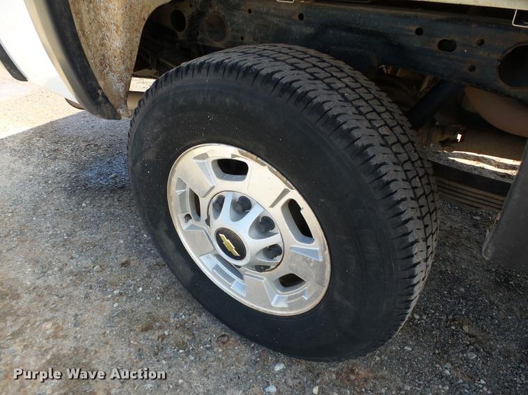 image for item DB0191 2011 Chevrolet Silverado 2500HD LT Ext. Cab pickup truck