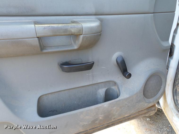 image for item DB0197 2009 Chevrolet Silverado 3500HD flatbed pickup truck